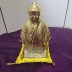 希少.金色.ゴルゴ13の置物.高さ30センチ位..24KGP金杯1点オマケ付き 