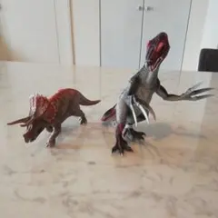 【シュタイフ製】テリジノサウルス　トリケラトプス二個セット　人形