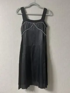 ROPÉ ノースリーブ黒ひざ丈ワンピース