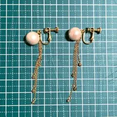 【新品】フェリシモ コットンパール チェーンイヤリング ゴールドのサムネイル
