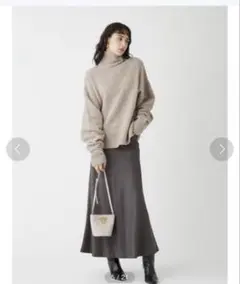 Mila Owen サテンロングストレートナロースカート