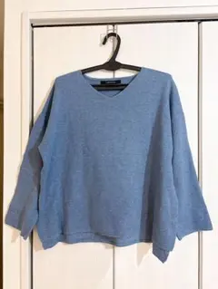 Lugnoncure ブルー Vネックセーター