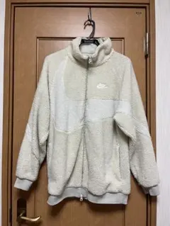 Nike フリースジャケット クリーム色
