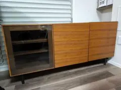 【ACTUSで購入】木製キャビネット ガラス扉付きウォルナット色