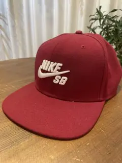 Nike SB ワインレッド スナップバックキャップ