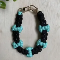 スマホストラップ リボン編み　ハンドメイド　パラコード