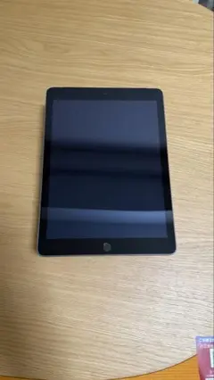 Apple iPad (第5世代) 32GB