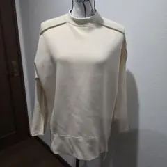 LUCA★新品タグ付き★クリーム色 ハイネックニット 長袖