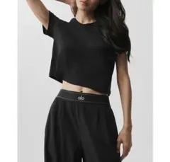 alo yoga クロップド丈 Tシャツ ブラックXS