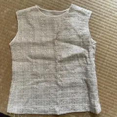 ナイーマ　ノースリーブ トップス