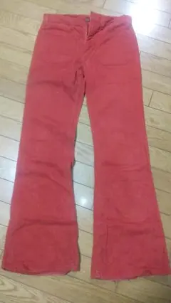 赤コーデュロイフレアパンツ