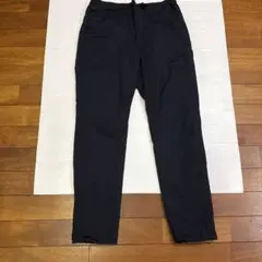 ネイビー ユニクロ暴風パンツ