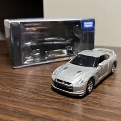 トミカ リミテッド　日産 GT-R R35 アルティメットメタルシルバーのサムネイル