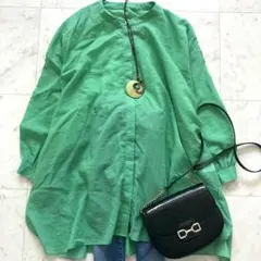 美品 アーバンリサーチアイテムズ 長袖シャツ 緑