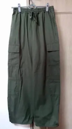 最終値下げ【新品】カーゴパンツ　綿100％　薄手　裾ドロスト