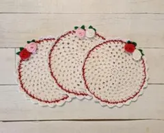 ハンドメイド＊ドイリー・コースター3枚セット＊バラ赤