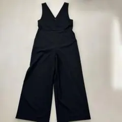 【ユニクロUNIQLO】Vネックサロペット　イージーケア　ストレッチレーヨン黒S