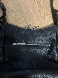 ビューレ　レザーショルダーバッグ