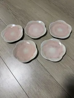 花びら型淡いピンク皿5枚セット