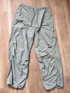 GU パラシュートパンツ