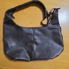 GU コクーンショルダーバッグ