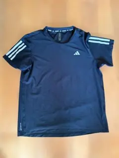 アディダスＴシャツ　黒