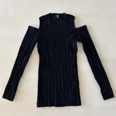 GUESS ブラック オフショルダー トップス