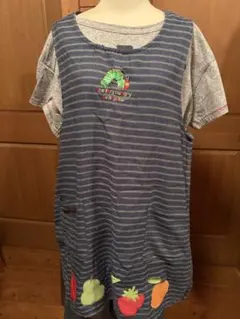 保育士エプロン　はらぺこあおむし