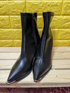 ブラック　ブーツ　ポインテッドトゥ