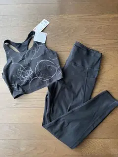 [値下げ]UNIQLO FUTURA LABORATORIES ヨガウェア 上下