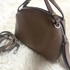 合わせやすい色GIANNI CHIARINI2way ショルダーバッグ - メルカリ