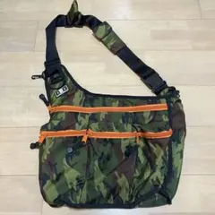 美品 定価24,200円 DIESEL ディーゼル カモフラ ショルダーバッグ 