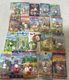 d*9様 ご当地キティ ファスナーフックと根付け - メルカリ