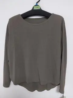 ★長袖トップス　シャツ　ブラウス　グレー 　高品質　ナチュラル　国産　064