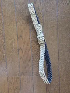 編み込みデザイン ベルト 黒と白