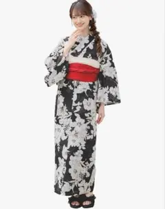 Honeys セパレート浴衣（スカートタイプ） ブラック　花柄　浴衣のみのサムネイル