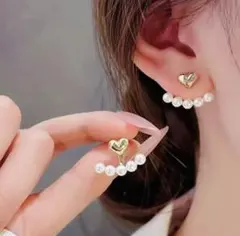 【新品】ピアス パール5連ハートゴールド 韓国 可愛い シンプル おしゃれ 上品
