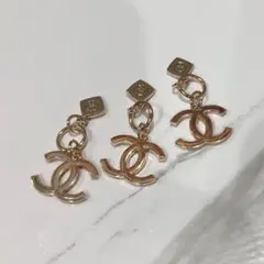 CHANEL ゴールド ココチャーム ーホリデー新品　3点