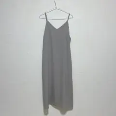 GU Vネックキャミワンピース