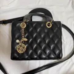 ブラックレザーキルティングショルダーバッグ