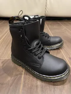 Dr. Martens キッズ ブラック レースアップブーツ　新品
