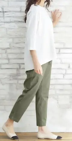 美品　テーパードパンツ　カーキ　緑　ウエスト64 SSサイズ