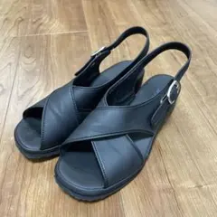 ブラック クロスストラップ ナースサンダル
