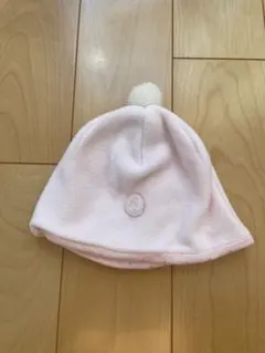 【BeBe】未使用美品 ピンク ドット柄 フリース帽子 ポンポン付き44-48