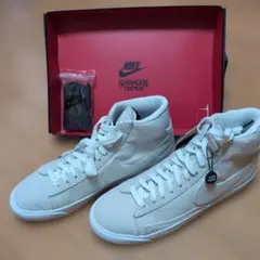 即決Nike Stranger Things スニーカー ベージュ