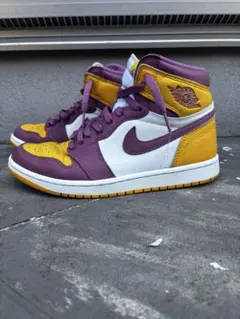 Nike Air Jordan 1 High パープルイエロー