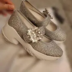 25SS購入　美品ROGER VIVIER　 ビジュー スニーカーのサムネイル