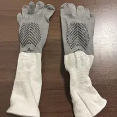 グレー/ホワイト 指付きソックス 滑り止め付き