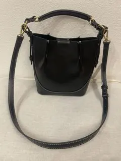 ZARA トップステッチバケットバッグのサムネイル