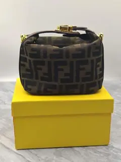 Fendi FFロゴ キャンバス ハンドバッグ